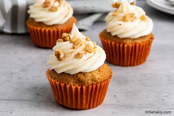 carrot cake cupcake