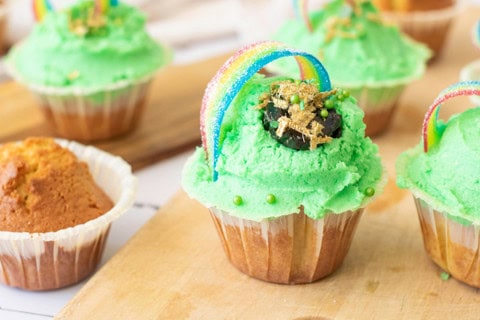 St Patricks Day rainbow cupcakes